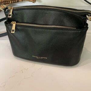 DIVINA FIRENZE. Black leather crossbody